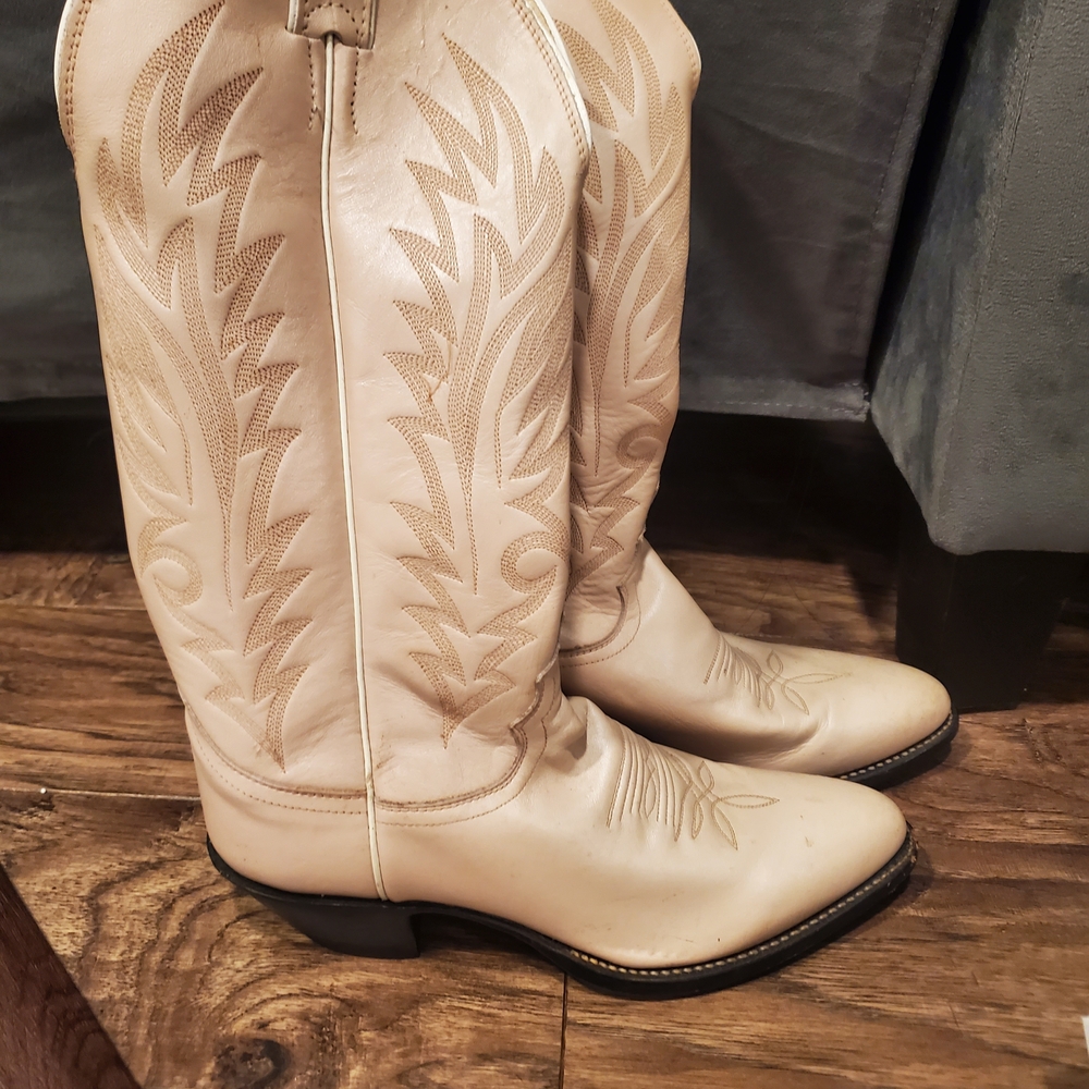 Justin Boots Cream Western Women's Shoes - Picture 2 of 9